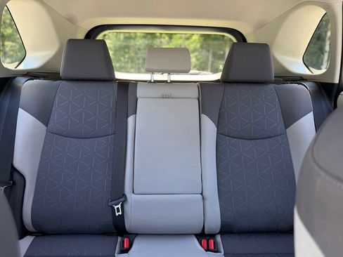 Used 2019 Toyota RAV4 XLE w/ Convenience Package AWD/4WD image 28