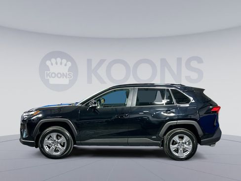 Used 2025 Toyota RAV4 XLE image 2
