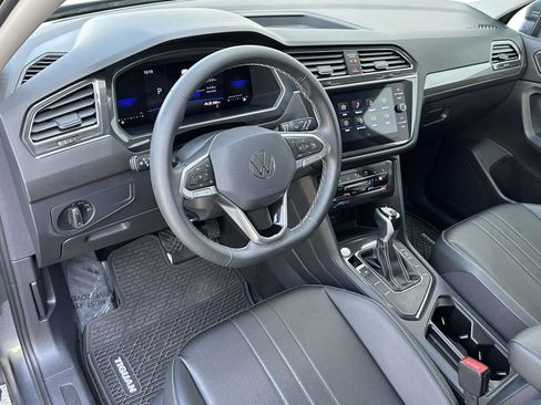 Used 2023 Volkswagen Tiguan SE image 11