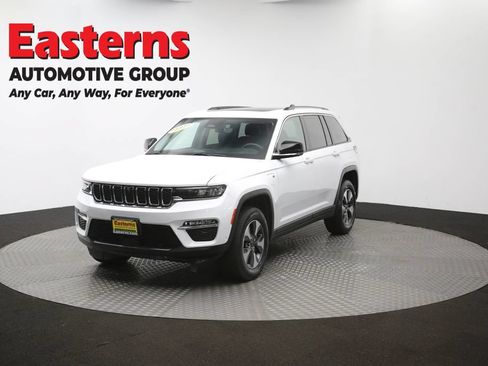 Used 2022 Jeep Grand Cherokee Limited 4xe w/ Luxury Tech Group II AWD/4WD image 59