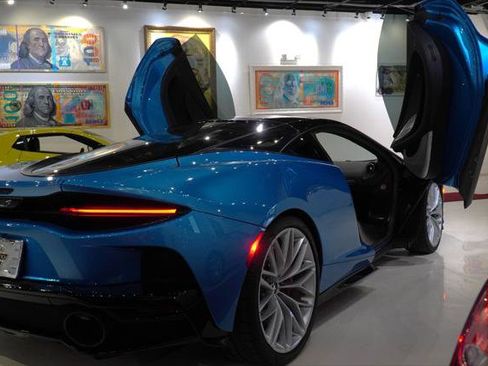 Used 2022 McLaren GT RWD image 17