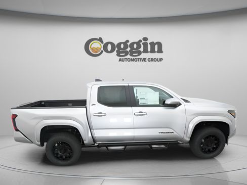 New 2026 Toyota Tacoma SR5 AWD/4WD image 23