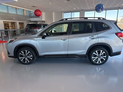 Used 2023 Subaru Forester Limited image 3