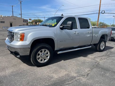 Used 2014 GMC Sierra 2500 SLT w/ Suspension Package, Off-Road AWD/4WD image 10