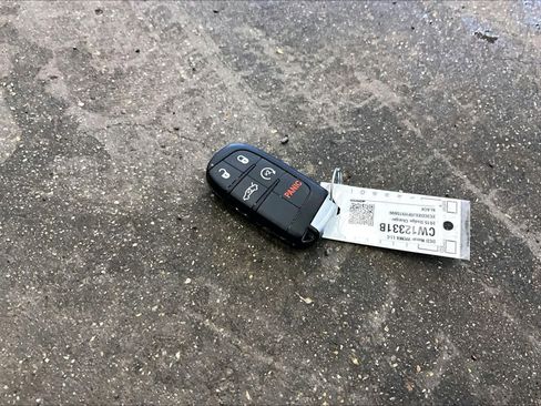 Used 2015 Dodge Charger R/T Scat Pack w/ Technology Group image 29