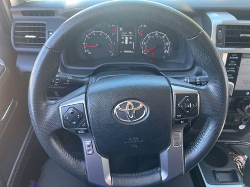 Used 2021 Toyota 4Runner SR5 image 18