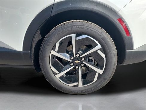 New 2026 Chevrolet Equinox EV LT image 11