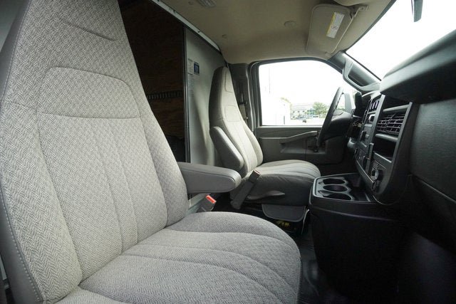 New 2026 GMC Savana 3500 Extended w/ Power Convenience Package RWD image 26