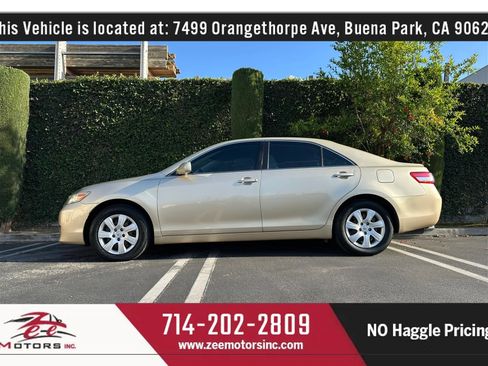 Used 2010 Toyota Camry XLE FWD image 10