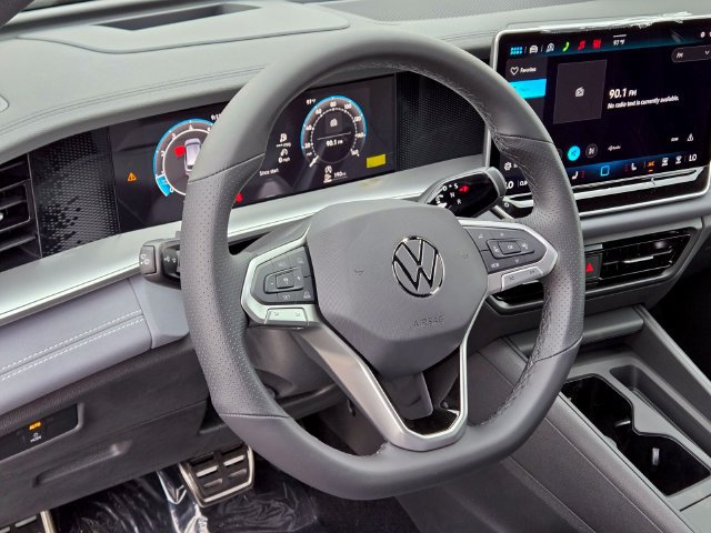 New 2026 Volkswagen Tiguan SE R-Line FWD image 11