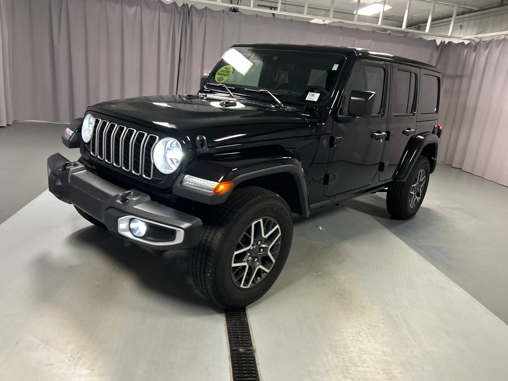 Used 2025 Jeep Wrangler Unlimited Sahara AWD/4WD image 3