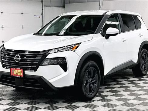 New 2026 Nissan Rogue SV FWD image 2
