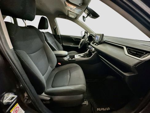 Used 2019 Toyota RAV4 LE w/ All Weather Liner Package AWD/4WD image 31