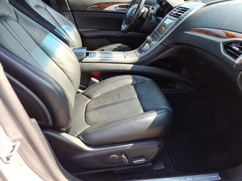 Used 2020 Lincoln MKZ Reserve w/ Elements Package image 9