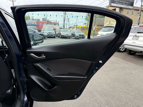 Used 2014 MAZDA MAZDA3 i Touring image 39