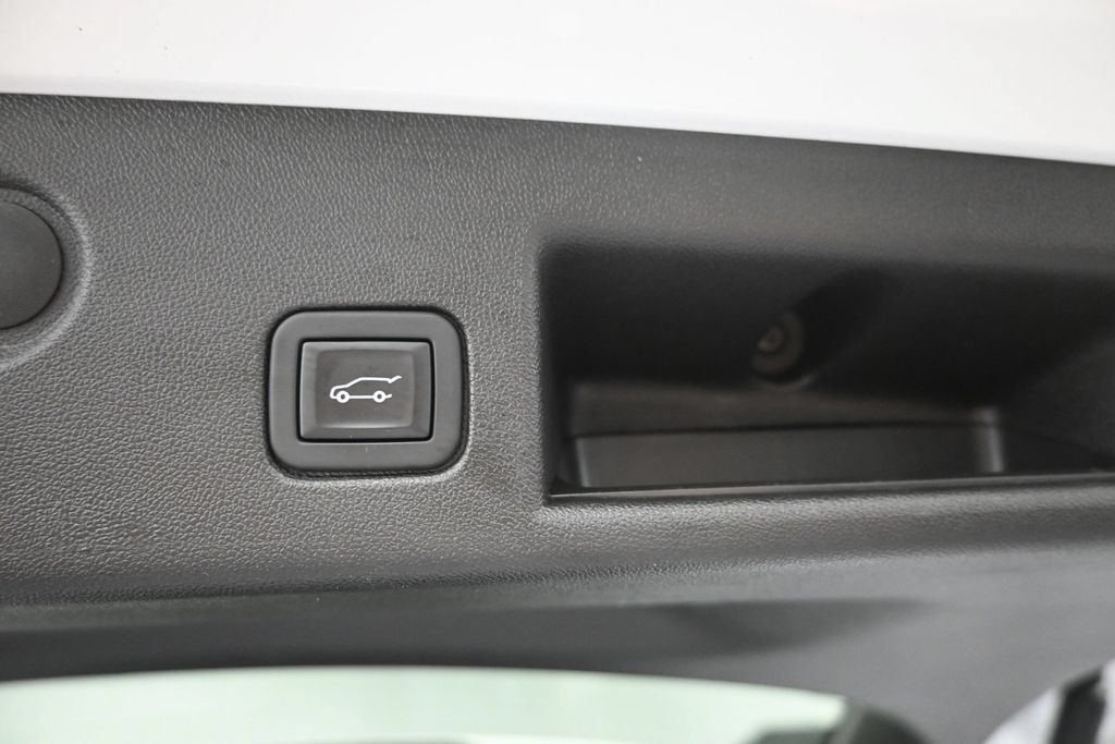 Used 2024 Chevrolet Equinox LT w/ LPO, Floor Liner Package AWD/4WD image 12