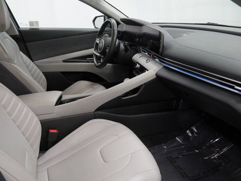 Used 2024 Hyundai Elantra Limited image 49