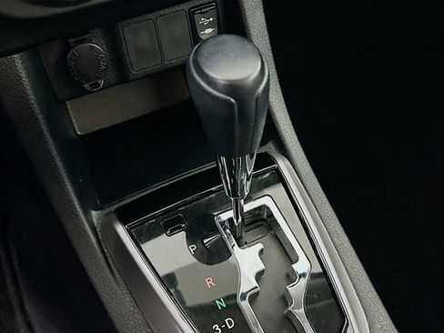 Used 2015 Toyota Corolla L image 18