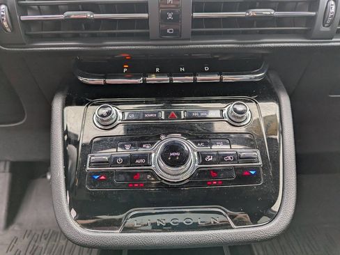 Used 2021 Lincoln Corsair AWD w/ Premium Package image 23