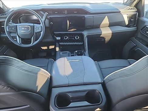 Used 2025 GMC Sierra 2500 AT4X image 23