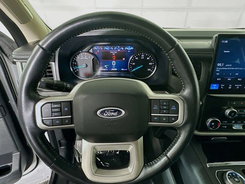 Used 2024 Ford Expedition Max XLT image 15