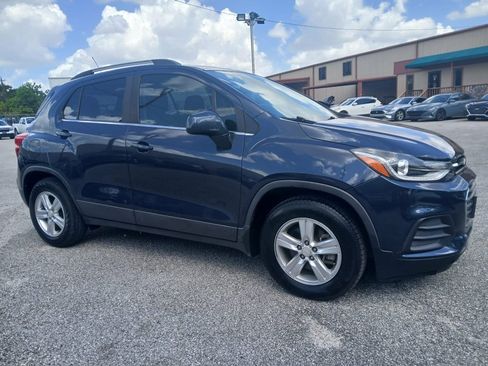 Used 2018 Chevrolet Trax LT FWD image 3