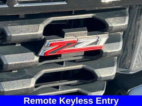 Used 2022 Chevrolet Silverado 1500 Custom Trail Boss w/ Safety Confidence Package AWD/4WD image 19