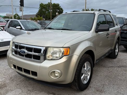 Used 2011 Ford Escape XLT w/ Class II Trailer Tow Pkg image 8