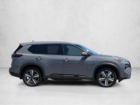 Used 2024 Nissan Rogue SL w/ SL Premium Package FWD image 4
