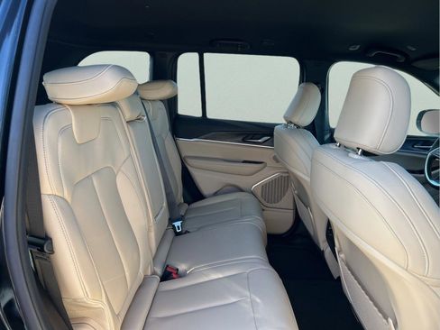 New 2026 Jeep Grand Cherokee Limited RWD image 28