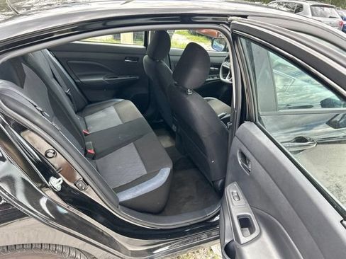 Used 2025 Nissan Versa SV FWD image 8