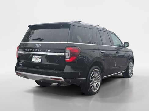 Used 2024 Ford Expedition Limited AWD/4WD image 6