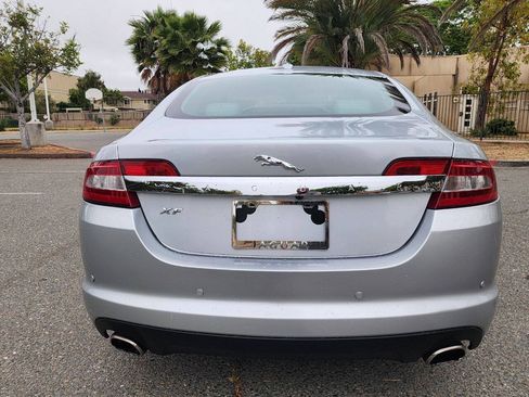 Used 2010 Jaguar XF Luxury RWD image 4