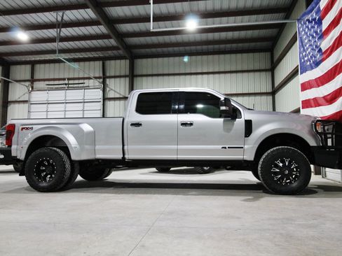Used 2021 Ford F350 Platinum AWD/4WD image 14