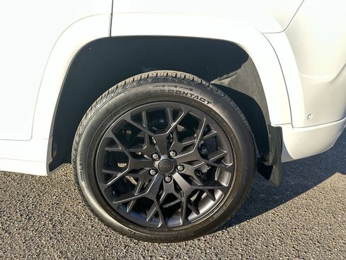 Used 2024 Jeep Grand Cherokee Summit w/ High Altitude Package image 31