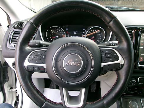 Used 2020 Jeep Compass Limited image 17