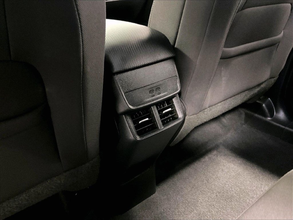 Used 2026 Chevrolet Equinox LT AWD/4WD image 28
