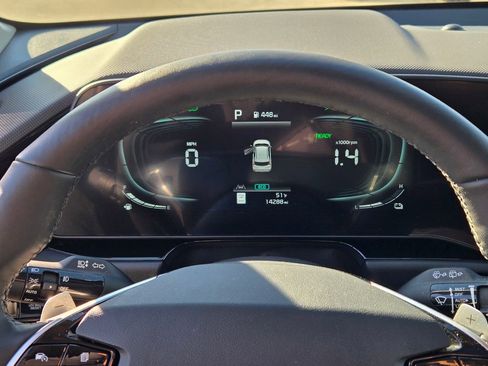 Used 2023 Kia Niro SX Touring image 42