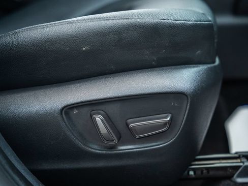 Certified 2025 Toyota Grand Highlander AWD image 42