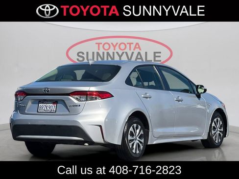 Used 2021 Toyota Corolla LE FWD image 3