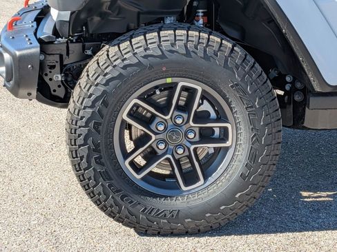 New 2026 Jeep Gladiator Mojave image 12