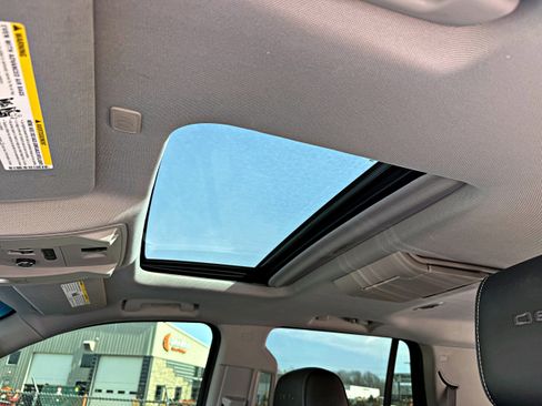 Used 2019 GMC Yukon Denali w/ Denali Ultimate Package image 19