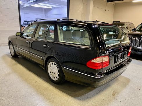 Used 2000 Mercedes-Benz E 320 Wagon image 8