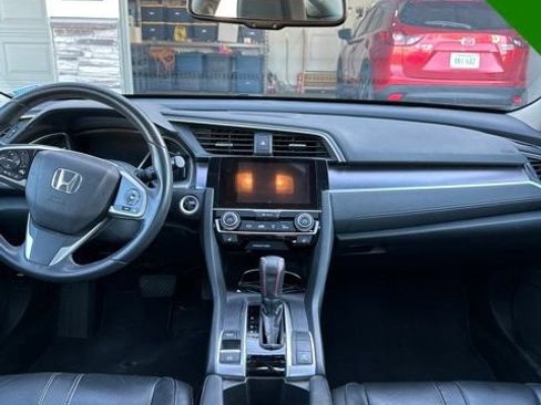 Used 2017 Honda Civic Touring image 16