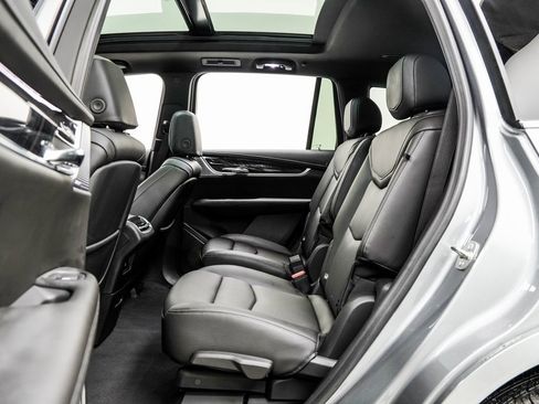 Used 2025 Cadillac XT6 Premium Luxury image 43