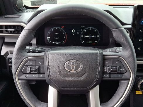 Used 2025 Toyota 4Runner Limited AWD/4WD image 21