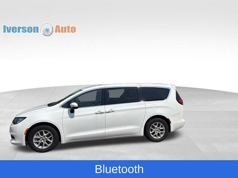 Used 2023 Chrysler Voyager LX FWD image 6