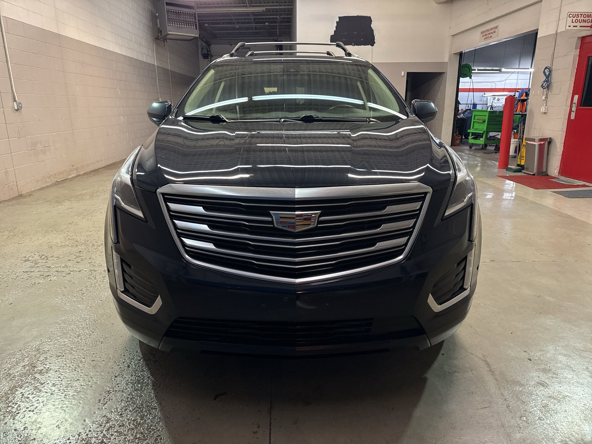Used 2017 Cadillac XT5 Premium Luxury w/ Driver Assist Package AWD/4WD image 2