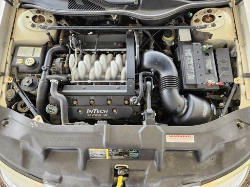 Used 2002 Lincoln Continental image 16