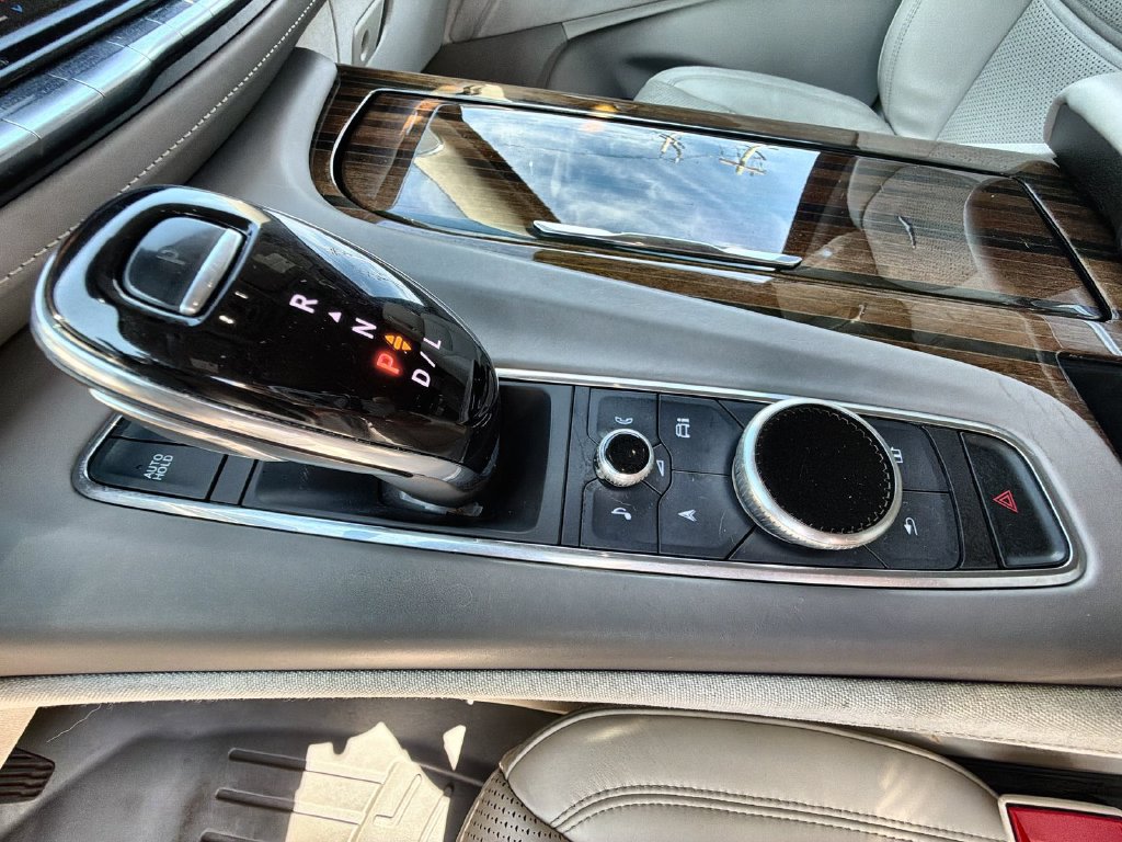 Used 2023 Cadillac Escalade Sport Platinum AWD/4WD image 25